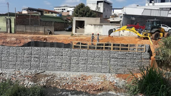 Muro de Gabião em Nova Serrana