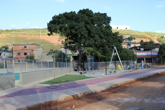 Construção de Praça e Quadra em Rodeiro-MG